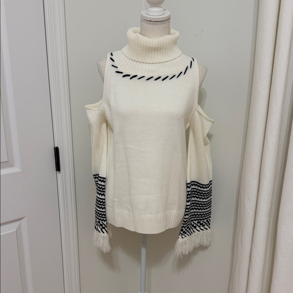 VENUS Cream and Black turtle  Neck Sweater